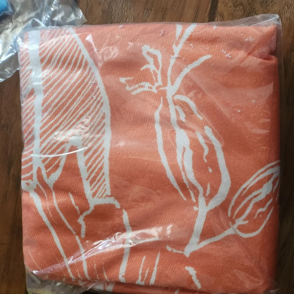 Summer and Rose roundie towel